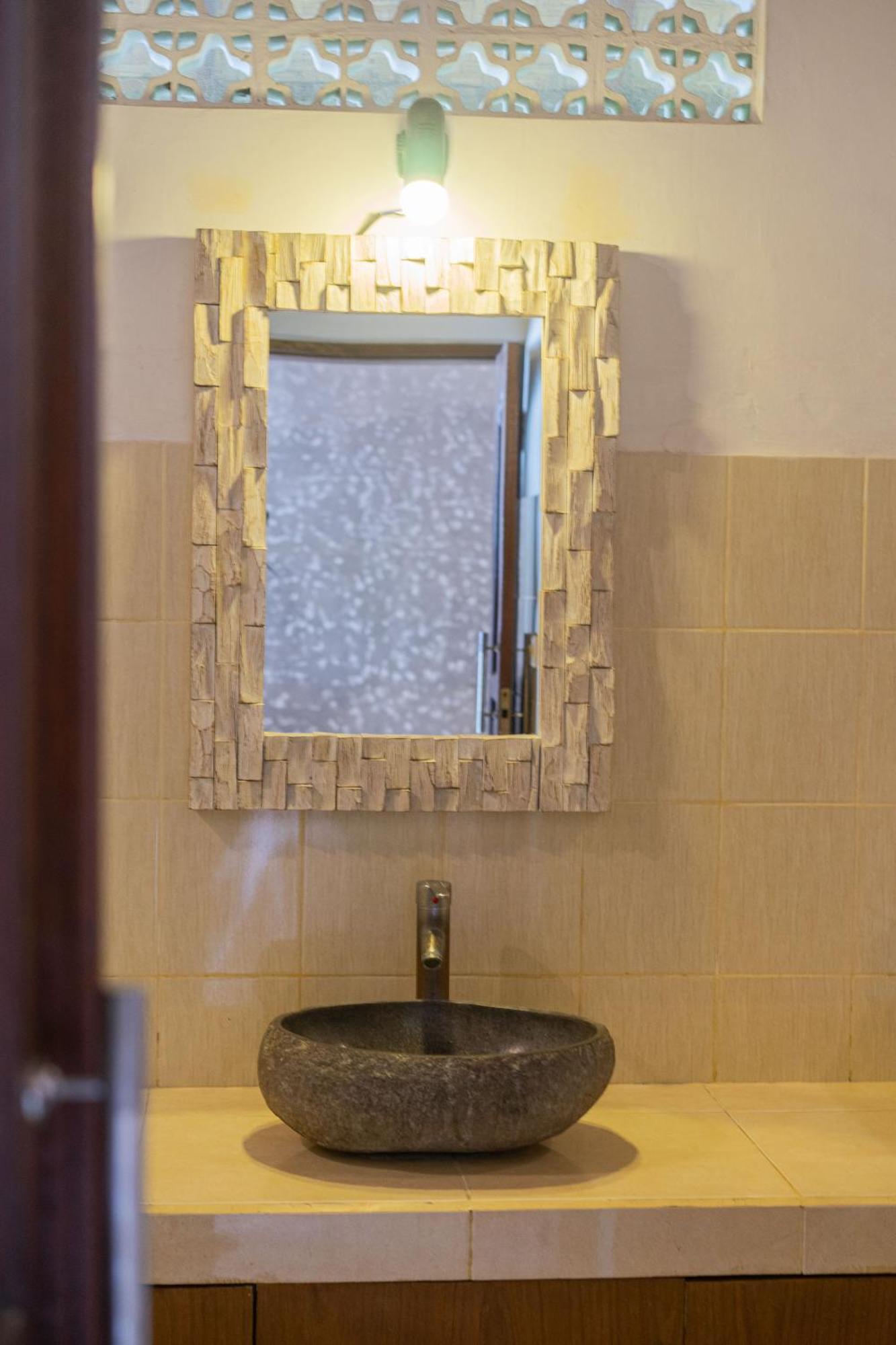 Villa Salya - 3Br - Private Pool - 1Min Walk To La Favela! Seminyak  Luaran gambar